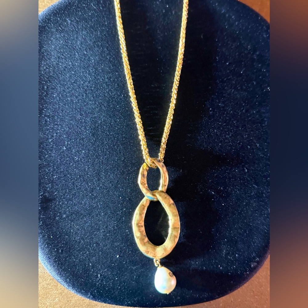 Vintage SOLA CACHET Gold Tone Pendant Necklace with Faux Pearl Drop - Holiday